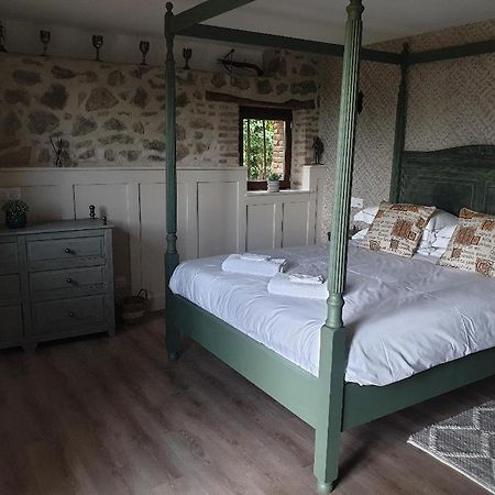 La Maison Ronde Panzió Saint-Quentin-sur-Charente Kültér fotó