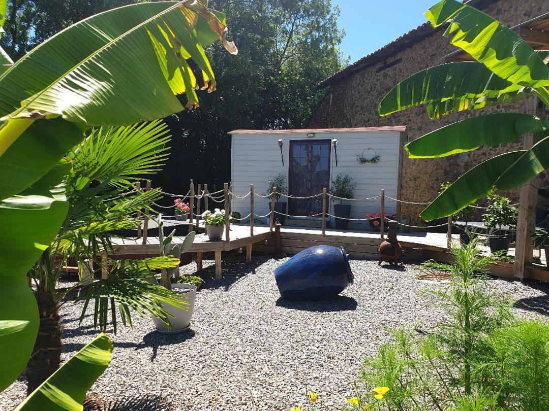 La Maison Ronde Panzió Saint-Quentin-sur-Charente Kültér fotó